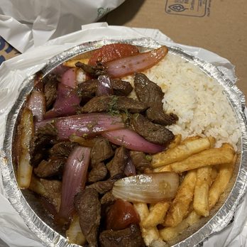 Leña Y Carbón IV - Lomo Saltado - Seafood Near Me - Union City, New Jersey Leña Y Carbón IV - Lomo Saltado - Seafood Near Me - Union City, New Jersey