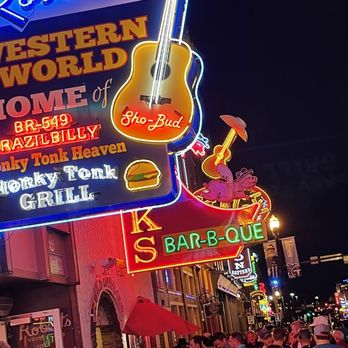 Broadway Historic District - Local Flavor Near Me - Nashville, Tennessee Broadway Historic District - Local Flavor Near Me - Nashville, Tennessee