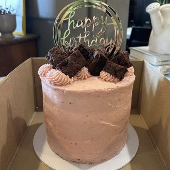 Nourish Juicery and Kitchen - Chocolate Cake w/ Strawberry Frosting and Brownie Pieces - Juice Bars & Smoothies Near Me - Blissfield, Michigan Nourish Juicery and Kitchen - Chocolate Cake w/ Strawberry Frosting and Brownie Pieces - Juice Bars & Smoothies Near Me - Blissfield, Michigan