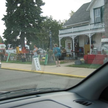Picket Fence Gals - Antiques Near Me - Lindstrom, Minnesota Picket Fence Gals - Antiques Near Me - Lindstrom, Minnesota