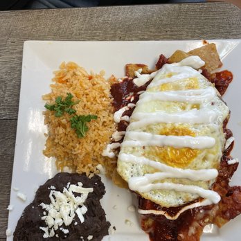 Pastores + Brunch - Chilaquiles rojo - Mexican Near Me - Chicago, Illinois Pastores + Brunch - Chilaquiles rojo - Mexican Near Me - Chicago, Illinois