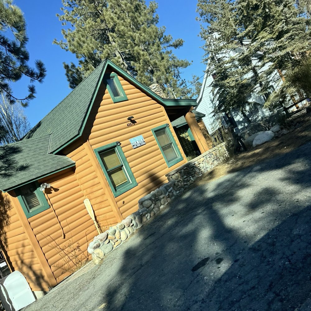 Big Bear Experiences - Front of the cabin - Vacation Rentals Near Me - Big Bear Lake, California Big Bear Experiences - Front of the cabin - Vacation Rentals Near Me - Big Bear Lake, California