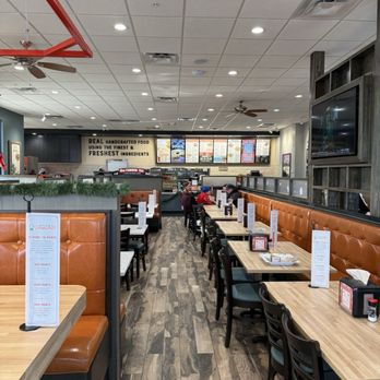 McAlister's Deli - Interior - Sandwiches Near Me - Norton Shores, Michigan
