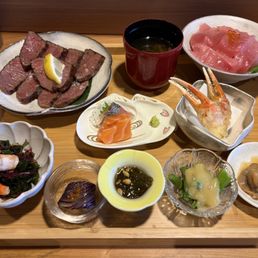 Haru Gozen set, wagyu and toro don