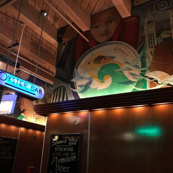 Shaw's Crab House - Seafood Near Me - Chicago, Illinois