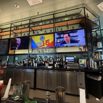 Oakland Draft House - Bar - Wine Bars Near Me - Oakland, California