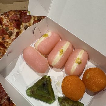 Pizza Twist - Dessert - Pizza Near Me - Rialto, California
