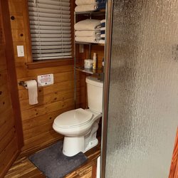 Vertical Horizons Treehouse Paradise - Bathroom inside!