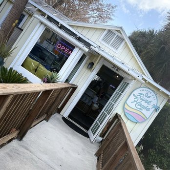 Bunkhouse Coffee Bar - Outside - - Coffee & Tea Near Me - Jensen Beach, Florida