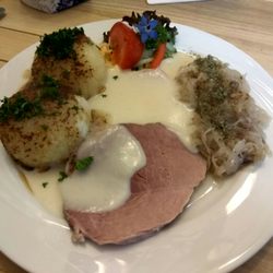 Gasthof Teichschänke - Poekelbraten mit Klöse und Sauerkraut