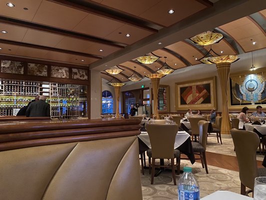 Eddie Merlot's by null