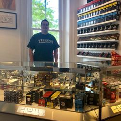 Clout Glass Gallery - One of the two Major Dudes who helped me