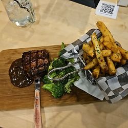 Regents' Glen Country Club - Fillet, brocoli and great truffle fries.