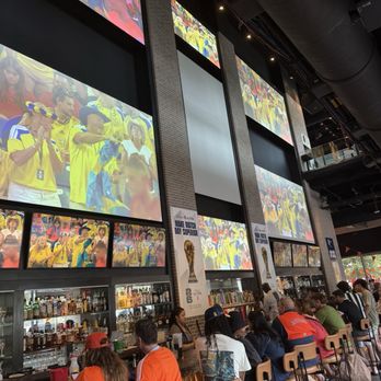 Biggio's - Sports Bars Near Me - Houston, Texas