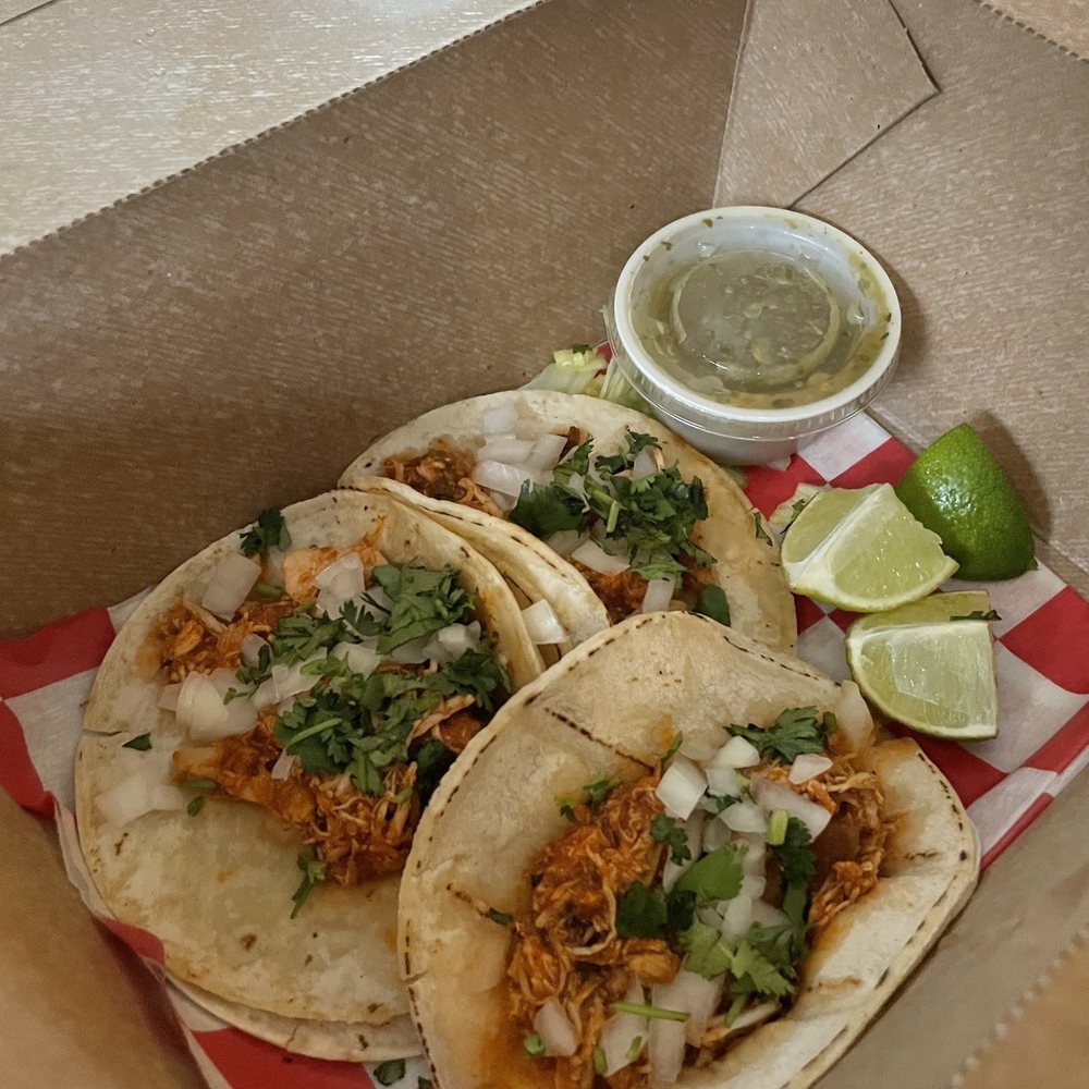 Pussyfoot Steeps - Chicken tinga tacos - Salad Near Me - Aspen, Colorado