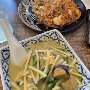 Marwin Thai Restaurant - Green Curry with Tofu, Shrimp Pad Thai - Thai Near Me - New York, New York Marwin Thai Restaurant - Green Curry with Tofu, Shrimp Pad Thai - Thai Near Me - New York, New York