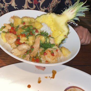 Bahama Breeze - Jerk Shrimp Pineapple Bowl - Bars Near Me - Wayne, New Jersey