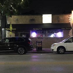 Charlie Plumb's Pot Belly Pub - Front at night
