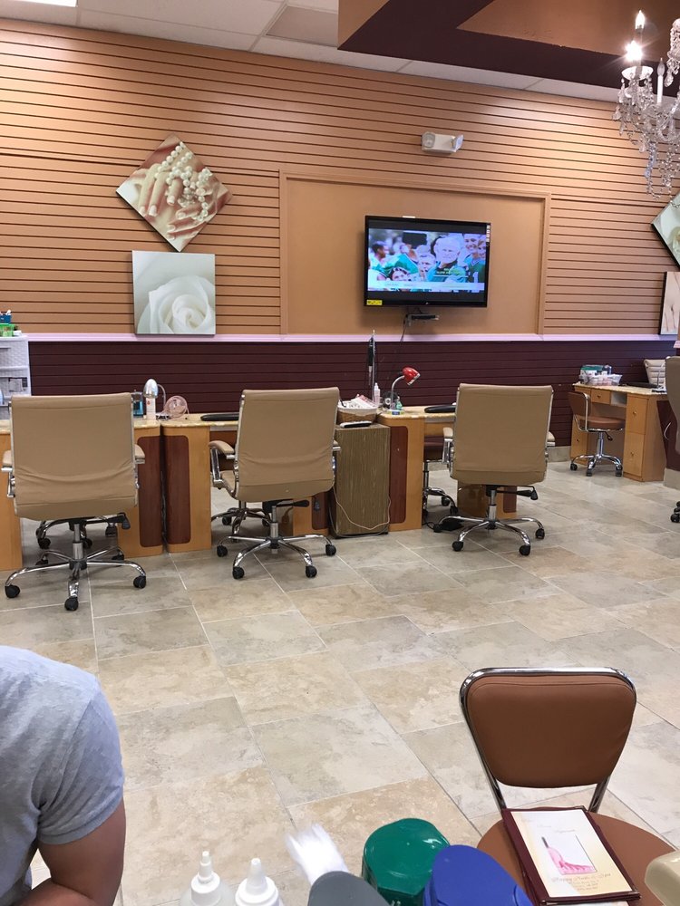 HAPPY NAILS Updated August 2024 912 Unity Rd, Crossett, Arkansas