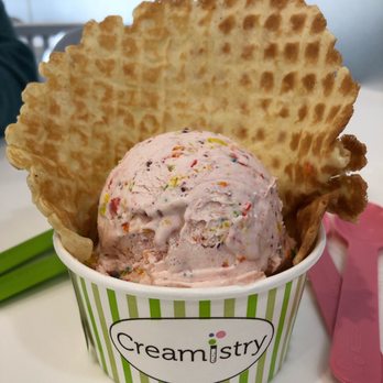 Creamistry - Strawberry with fruit pebbles - Desserts Near Me - Houston, Texas