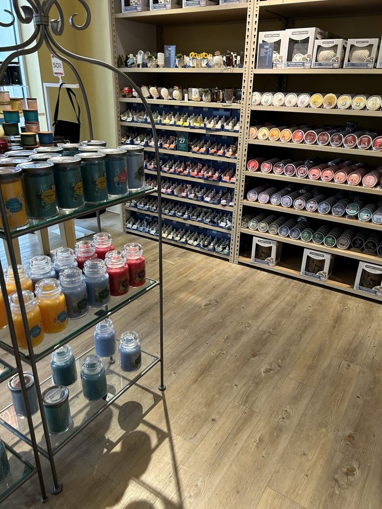 YANKEE CANDLE COMPANY Updated September 2024 1 Premium Outlet Blvd, Tinton Falls, New Jersey