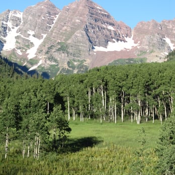 Maroon Bells Peaks - Maroon Bells - Early August morning. - Rock Climbing Near Me Maroon Bells Peaks - Maroon Bells - Early August morning. - Rock Climbing Near Me