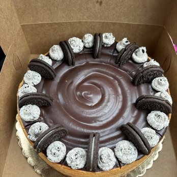 East Side Cheesecakes - 9" cookies & dream cheesecake (I was able to serve 16 and had leftovers) - Custom Cakes Near Me - Los Angeles, California East Side Cheesecakes - 9" cookies & dream cheesecake (I was able to serve 16 and had leftovers) - Custom Cakes Near Me - Los Angeles, California
