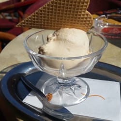 Eiscafé Benito - Hazelnut ice cream