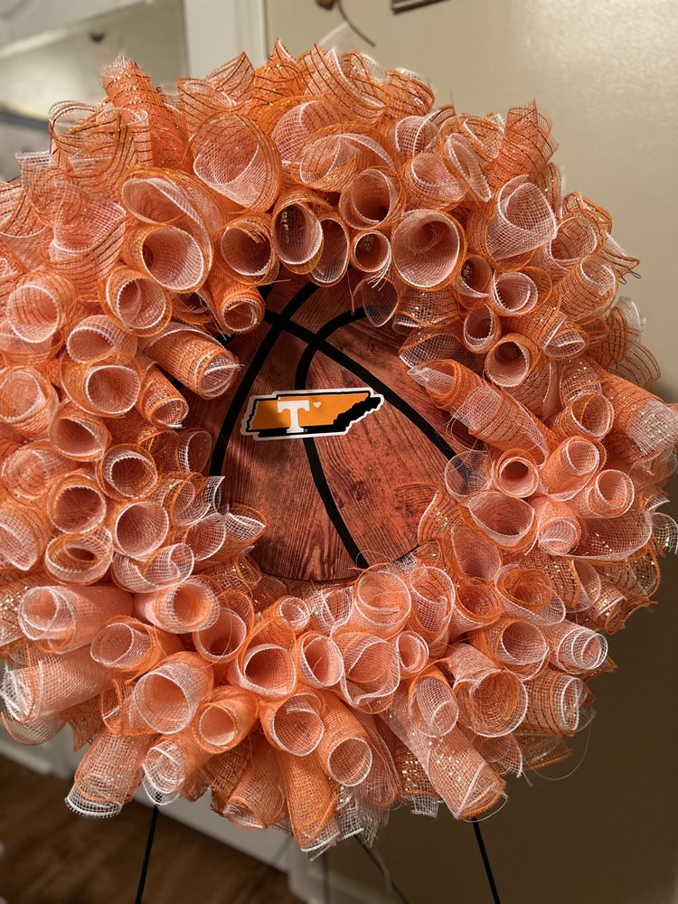 CONNIE’S FLOWERS AND GIFTS Updated September 2024 284 Photos Cave