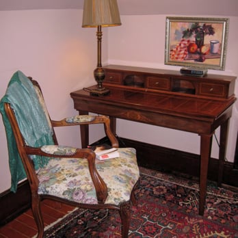 11th Avenue Inn Bed and Breakfast - Garnet Room - Bed & Breakfast Near Me - Seattle, Washington 11th Avenue Inn Bed and Breakfast - Garnet Room - Bed & Breakfast Near Me - Seattle, Washington