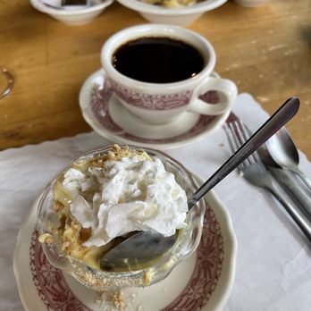 Dan'l Boone Inn - Banana Pudding & decaf Coffee - Bed & Breakfast Near Me - Boone, North Carolina Dan'l Boone Inn - Banana Pudding & decaf Coffee - Bed & Breakfast Near Me - Boone, North Carolina