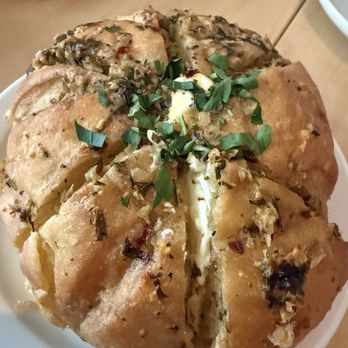 Gussie's Handmade Italian - Complimentary bread - Italian Near Me - Chicago, Illinois