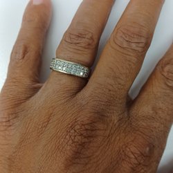 Gabriel Jewelers - Beautiful wedding band