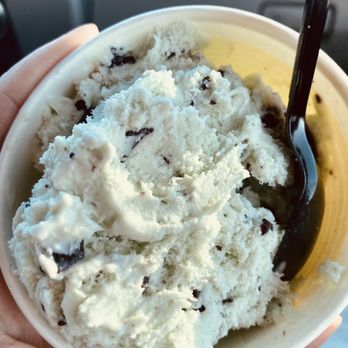 Rocky Mountain Chocolate Factory - Chocolatiers & Shops Near Me - Silverthorne, Colorado