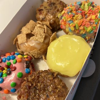 Quack Daddy Donuts - 1/2 Dozen Donut - Donuts Near Me - Westfield, Indiana Quack Daddy Donuts - 1/2 Dozen Donut - Donuts Near Me - Westfield, Indiana