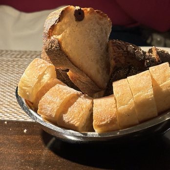 2941 Restaurant - Bread basket - New American Near Me - Falls Church, Virginia