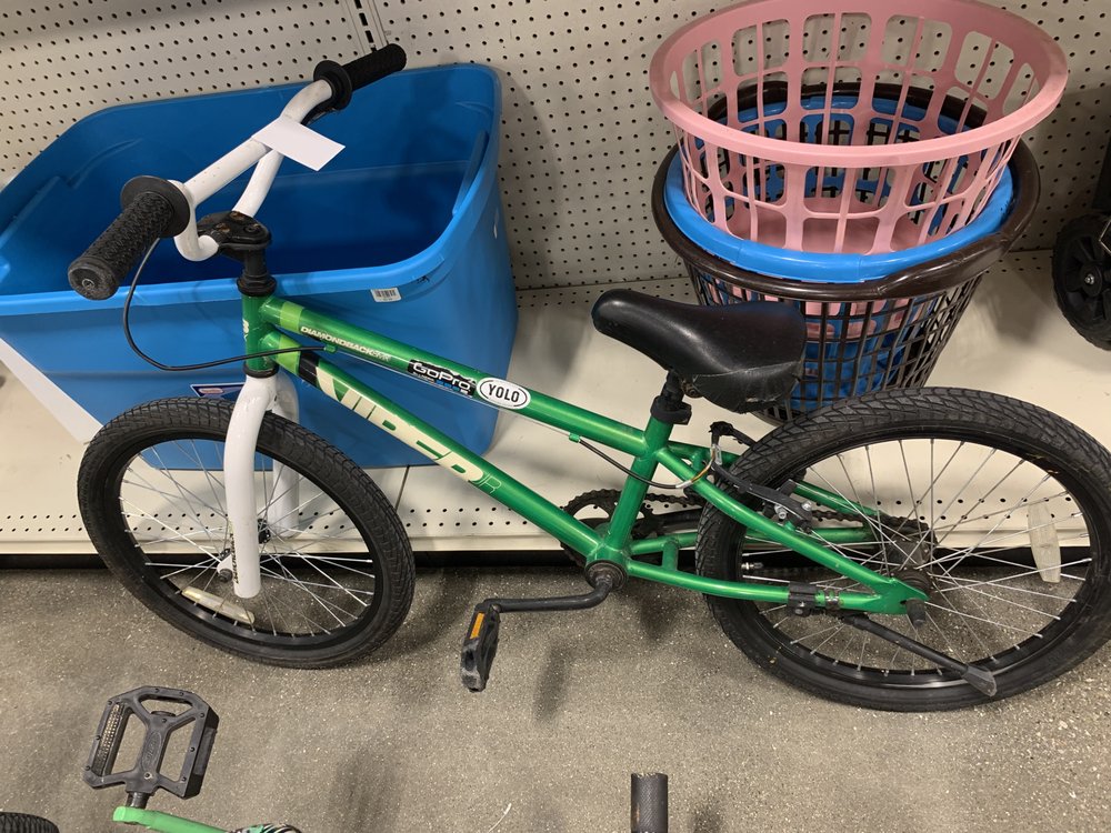 GOODWILL Updated May 2024 19 Reviews 6775 S Emerson Ave