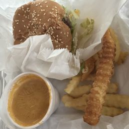 Cheeseburger basket. (Regular) Cheeseburger basket. (Regular)