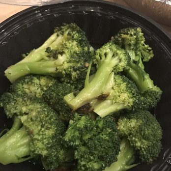 Il Porto - Side of sautéed broccoli - Pizza Near Me - Brooklyn, New York