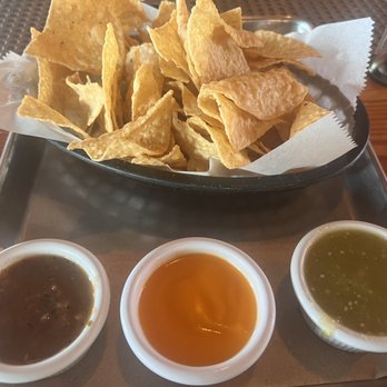 De Nada Cantina - Chips & Salsa (V) - Mexican Near Me - Austin, Texas