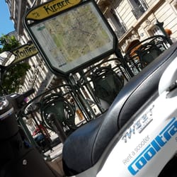 Cooltra - Location de scooters Cooltra Paris, Arc de Triomphe, Champs-Elysées