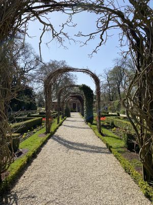 Parc Bagatelle - la Roseraie by null