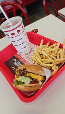 In-N-Out Burger by null
