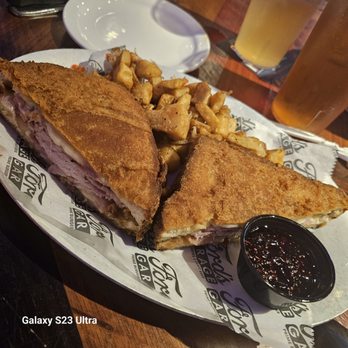 Ford's Garage Plantation - Monte Cristo. OK on flavor but too much meat to cheese ratio. Tons of ham to bite through very little cheese. Jam was ok - Bars Near Me - Plantation, Florida Ford's Garage Plantation - Monte Cristo. OK on flavor but too much meat to cheese ratio. Tons of ham to bite through very little cheese. Jam was ok - Bars Near Me - Plantation, Florida
