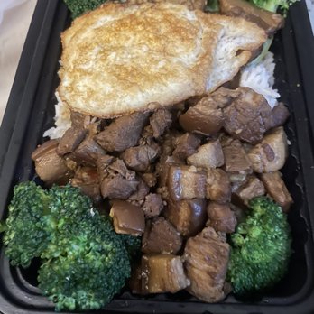 Triple Eight's - What I got: Pork, no sauce, broccoli, fried egg - Chinese Near Me - Springfield, Missouri