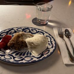Bolo's Latin American Grille - Apple Pie A La Mode