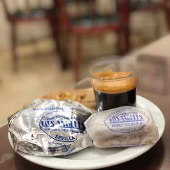 Los Ángeles - Yummy desayuno! Cafe negro con una torta de polvorón y un cortadillo de cidra. - Desserts Near Me - Seville, SE Los Ángeles - Yummy desayuno! Cafe negro con una torta de polvorón y un cortadillo de cidra. - Desserts Near Me - Seville, SE