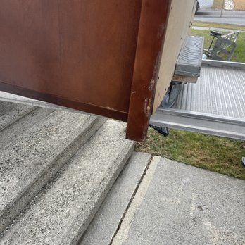 Grunts Move Junk & Moving - All 4 sides scratched, chipped and dented - Movers Near Me - Worcester, Massachusetts Grunts Move Junk & Moving - All 4 sides scratched, chipped and dented - Movers Near Me - Worcester, Massachusetts