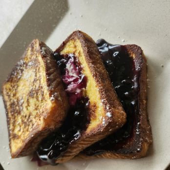 Claudette's Cafe & Deli - Stuffed French toast - Breakfast & Brunch Near Me - Westlake, Ohio