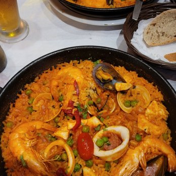 Taverna Alfacinha - Paella mix and Paella seafood. Fun to eat with the variety of ingredients - Seafood Near Me - Lisbon, 11 Taverna Alfacinha - Paella mix and Paella seafood. Fun to eat with the variety of ingredients - Seafood Near Me - Lisbon, 11
